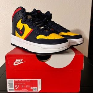 Womens Nike Dunk High Up